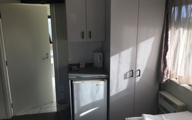 Aloha Lodge – Guest Rooms – Nelson