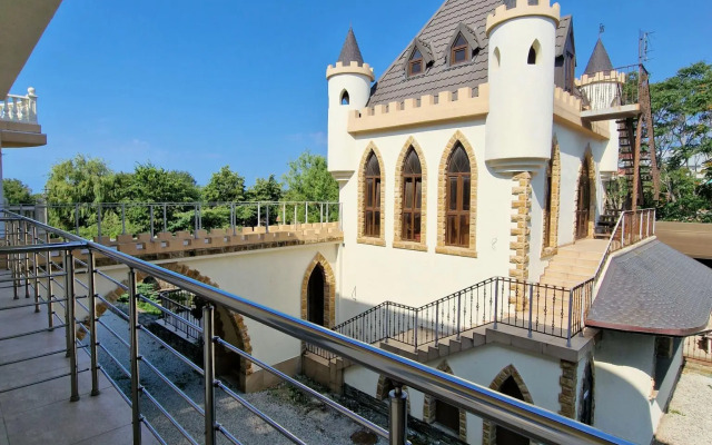 Персиковый замок