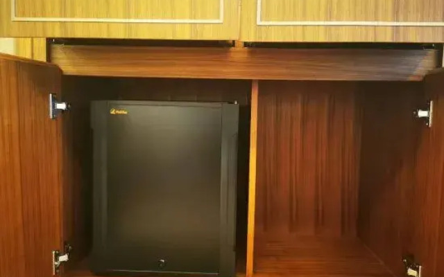 Tongnan Konglead Hotel