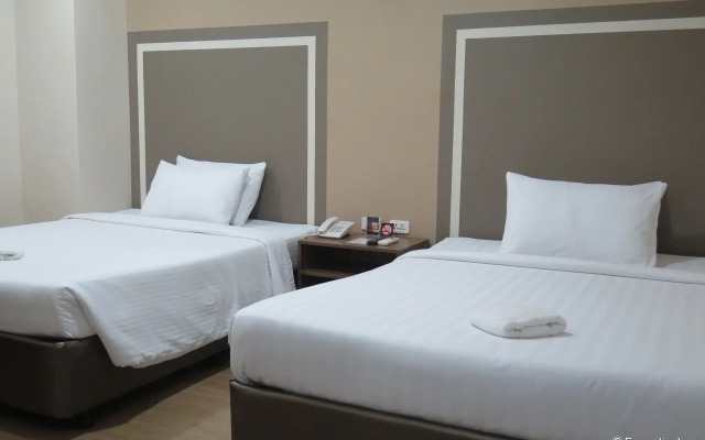 S Hotel and Residences