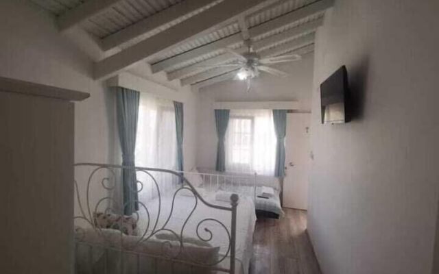 Holifera Hotel