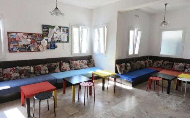 Fira Backpackers Place