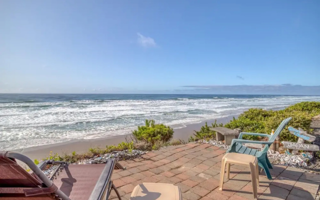 The Ocean Lounge