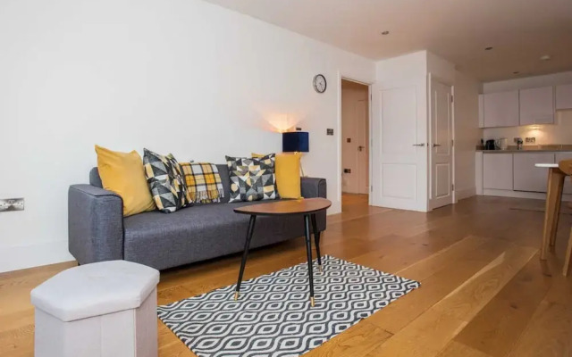 Stunning Modern 1 Bedroom Apartment Near Canary Wharf