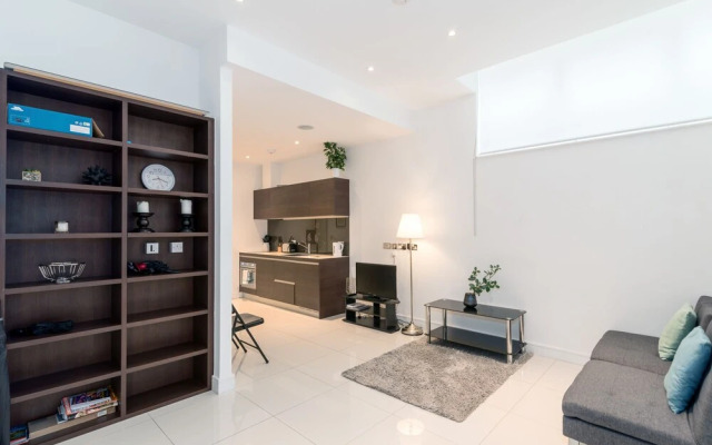 Modern 1BR Home in Kings Cross! 3 Guests