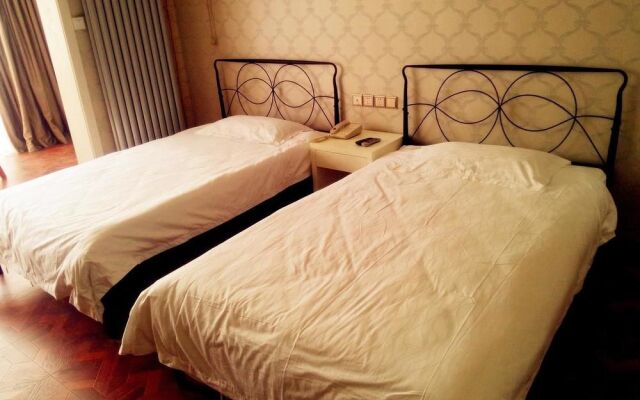 Longbai Business Hotel