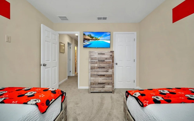 1878 Tropical Palms Circle