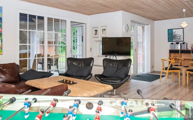 12 Person Holiday Home in Ulfborg