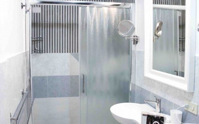 Vittoria Guest House - Salerno