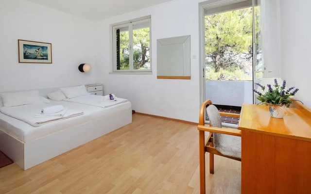 Beautiful Apartments in Jelsa, With Pool