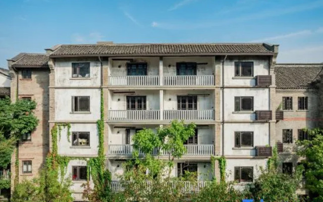 Puyuan Fashion Resort-ID Design Apartment