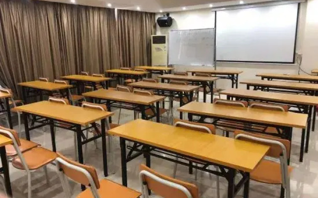 City Comfort Inn Hotel (Wuzhou Sanlong Avenue Government Affairs Center)