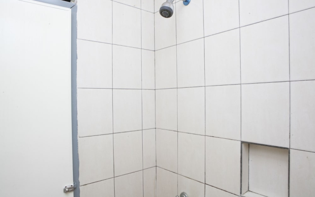 RedDoorz near Maranatha University 4