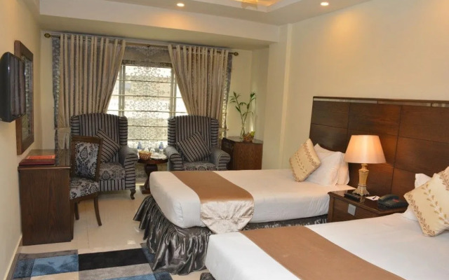 Envoy Continental Hotel