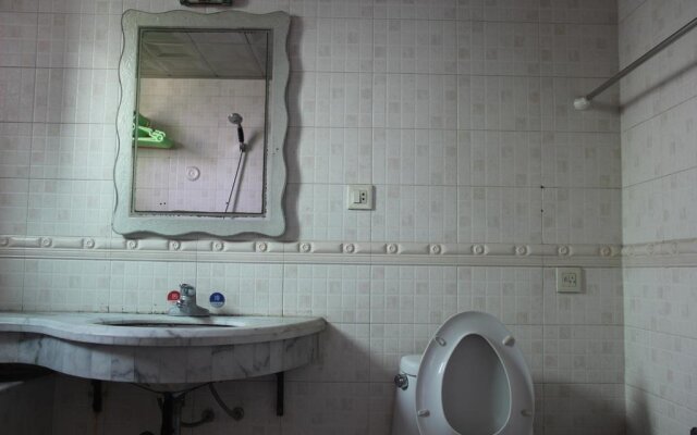 Dunpa Beibao Hostel