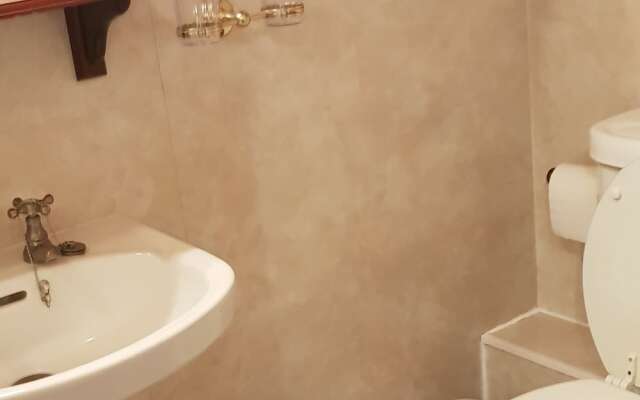 Tanera Guest House