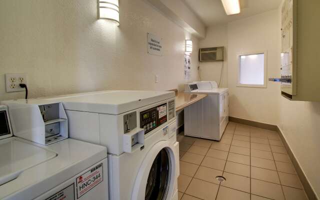 Motel 6 Altoona, IA - Des Moines East