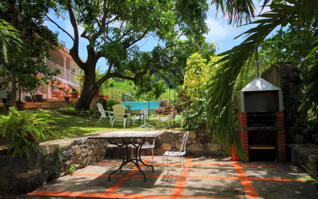 Villa with swimming pool and garden view MQSA20