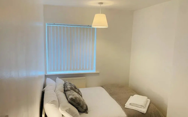 3 Bedroom Cozy House in Reading