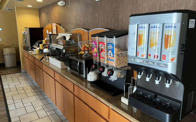 Days Inn by Wyndham Tulsa Central