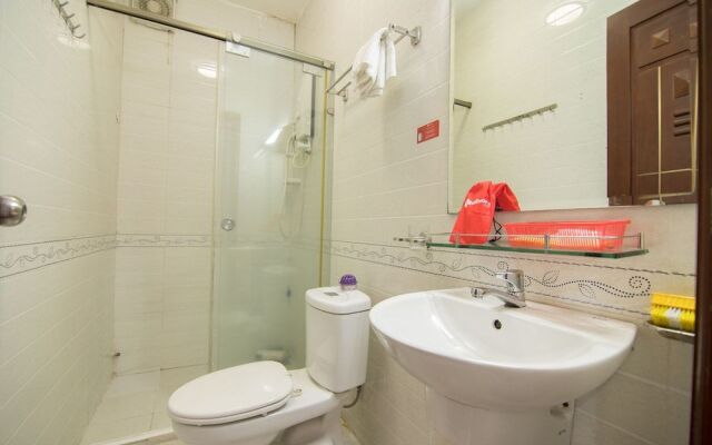 Reddoorz Near Saigon Zoo 3