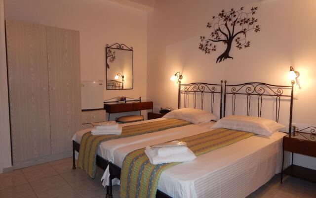 Tinos Suites & Apartments