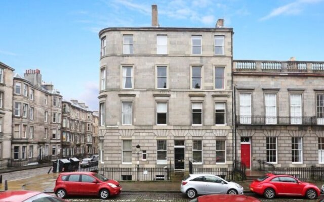 Edinburgh City Residences by Reserve Apartments
