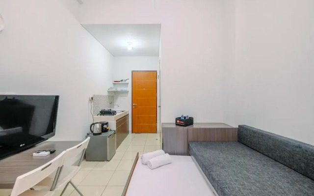 Comfortable and Minimalist Studio at Dave Apartment