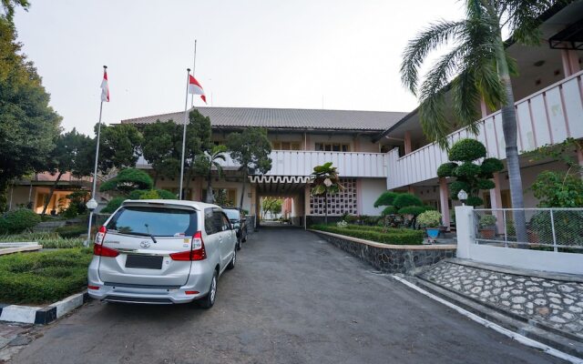OYO 1346 Sinergi Hotel Gresik