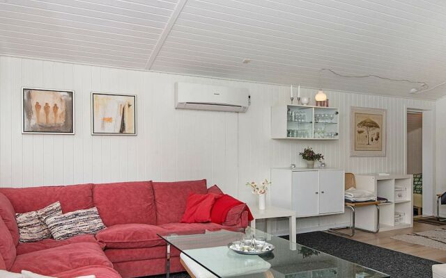 Pleasing Holiday Home in Esbjerg near Sea