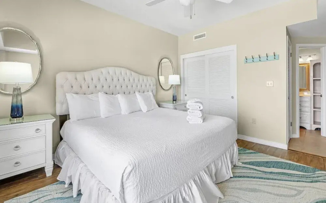 The Palms West 813