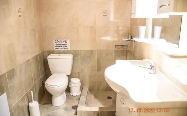 Athens Central 3BD Apartment next to Metro Luxury