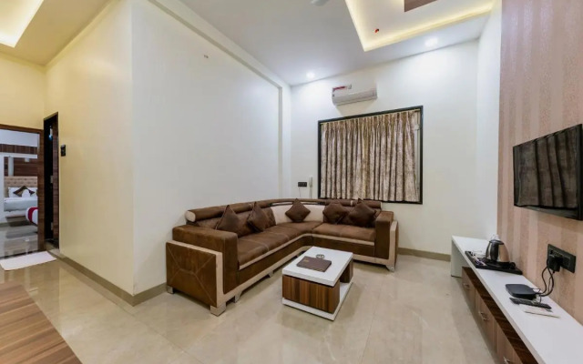 Hotel Chandradeep Regency