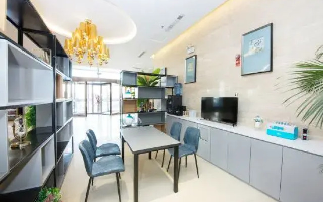 Jiatai Chain Business Hotel (Zhuanghe High-speed Railway Station)