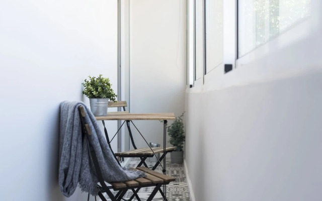 Bright & Sunny Beach House