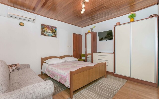 Apartment Josip