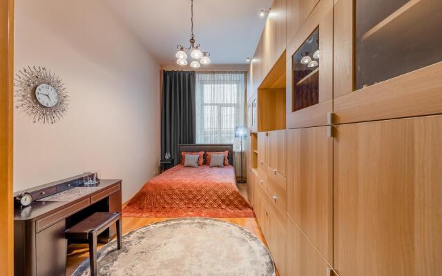 DeRent Aparts (ДеРент Апартс) на набережной реки Мойки 6