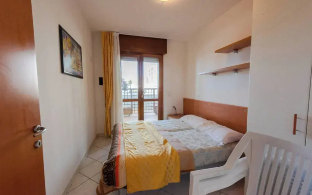 Beachfront Colourful Flat With Swimming Pool