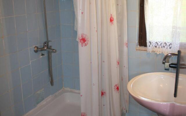 Sandy beach - afordable with parking - A5-20(4)