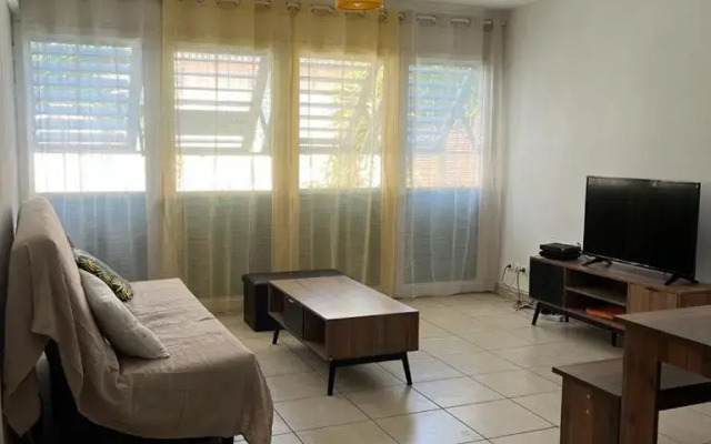 Saint-leu Réunion centre ville T3 Duplex meublé