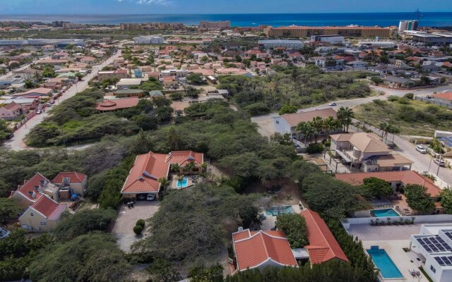 Secluded Villa With Pool3min to Beachfree Utilities