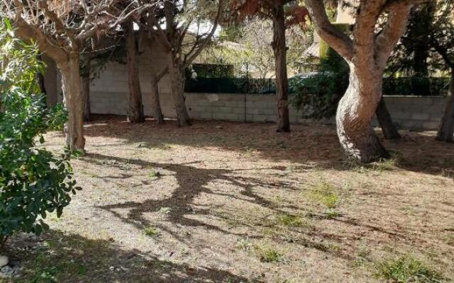 T2 Rez de Chaussee Climatise Jardin Parking Prive