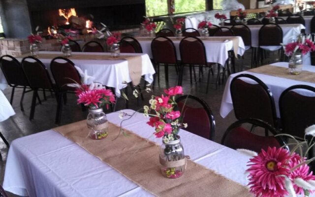 The Smoke House Lodge And Cabins