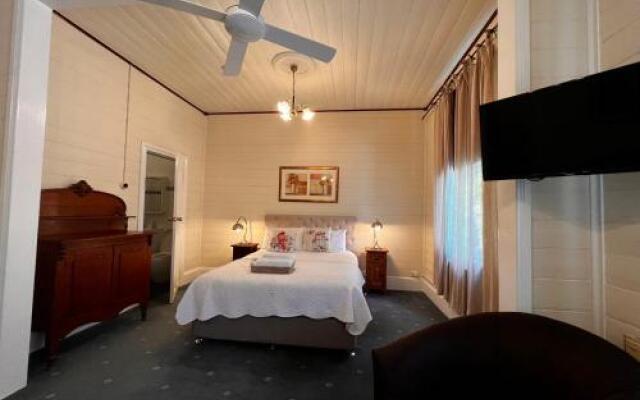 Quality Inn St. Mounts