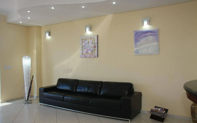 Santa Felicidade Hotel