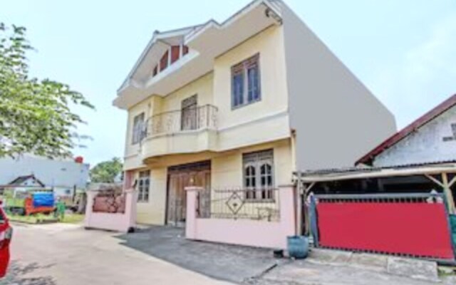 SPOT ON 92434 Puri Kasih Guest House Syariah