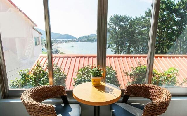 Geojae Oedo House Pension