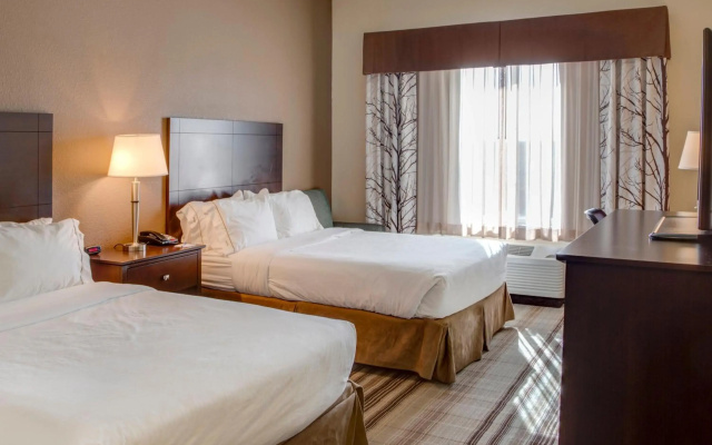 Holiday Inn Express & Suites Nevada by IHG