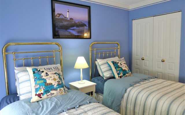 112 Chilton - 2 Bedroom Condo