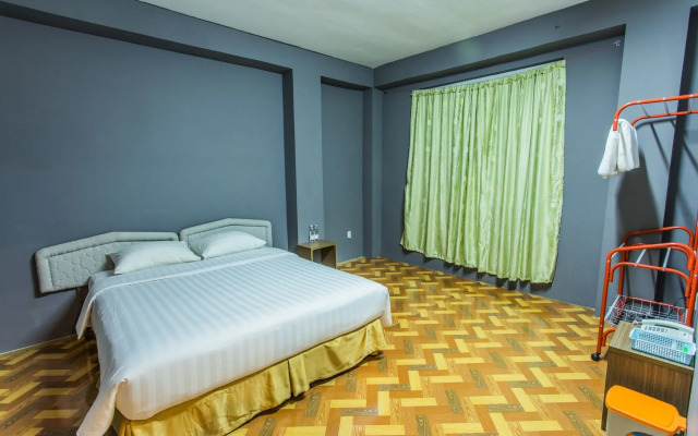 Golden Gate China Town Hotel